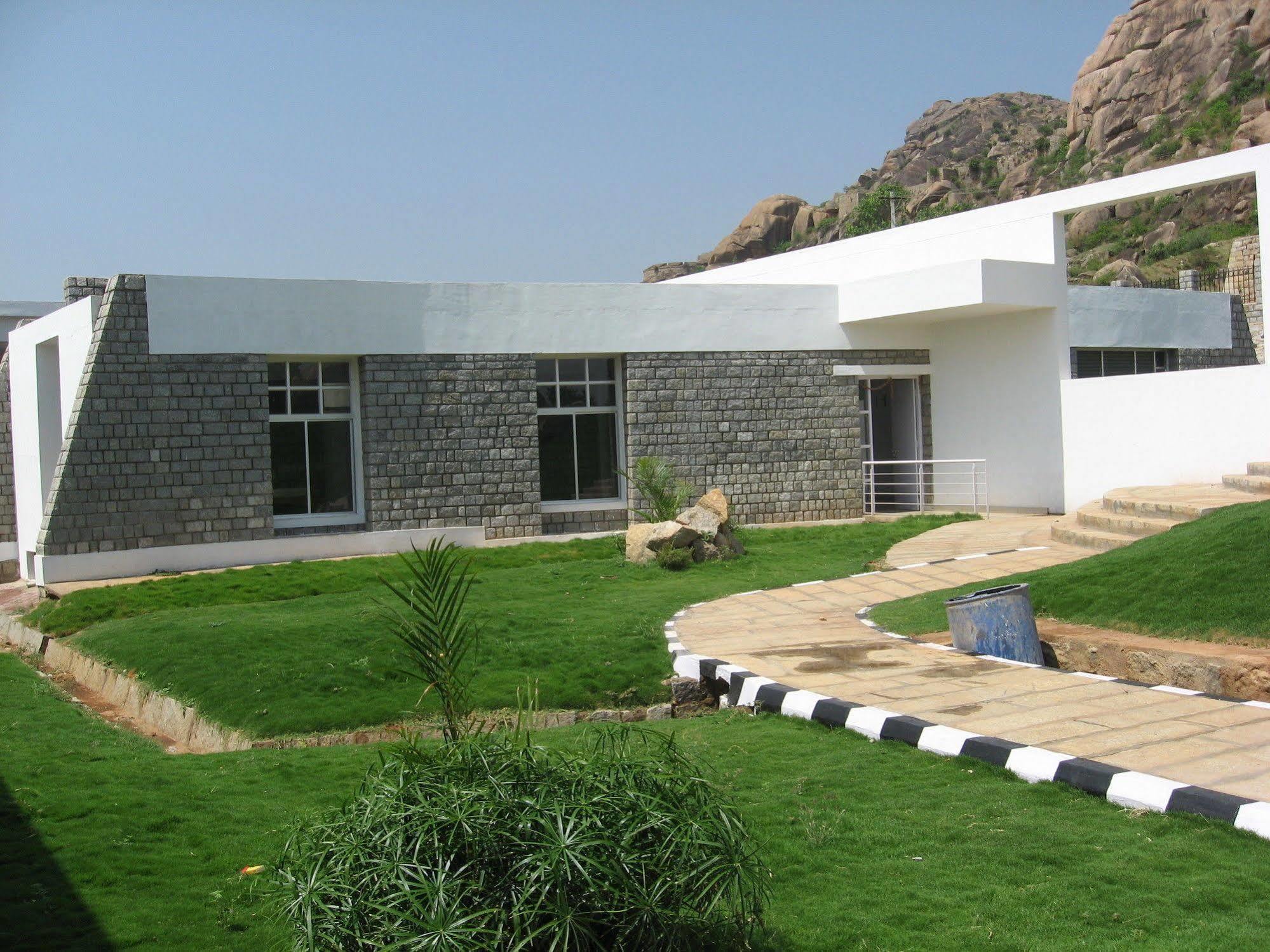 Kstdc Hotel Mayura Yatrinivas Mysore Exterior foto